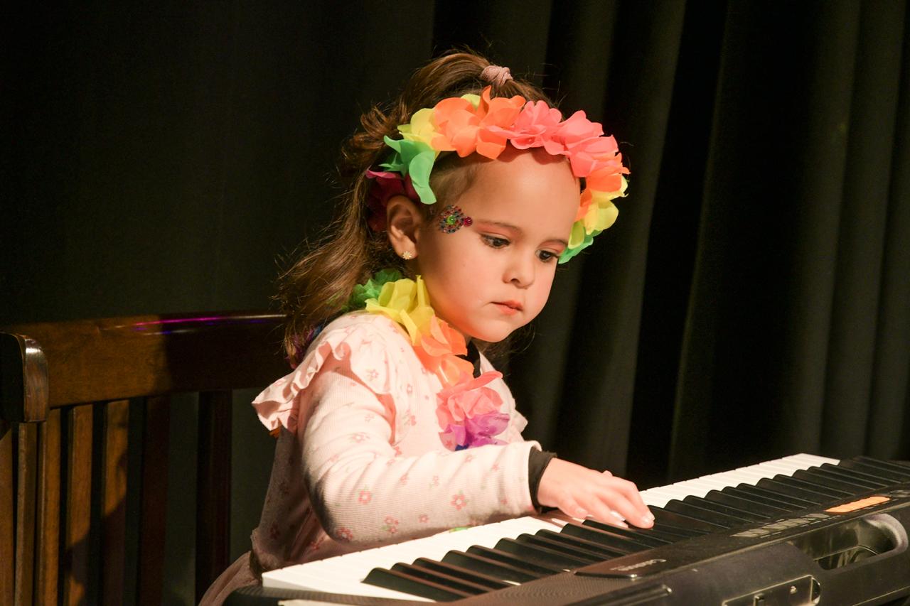 Abrieron hace más de un año en Roldán y se expanden con su método innovador para aprender música